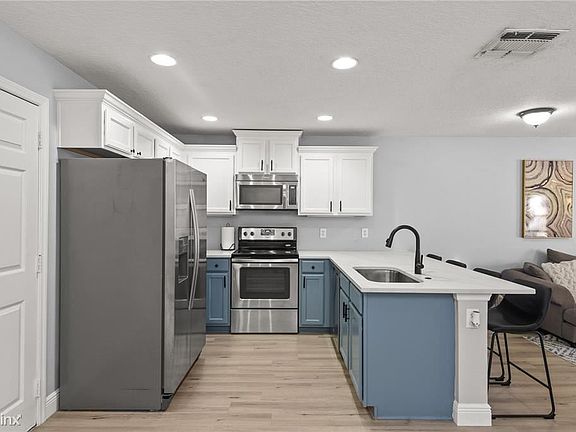 4th image of 5043 Shorewood Landing Ln