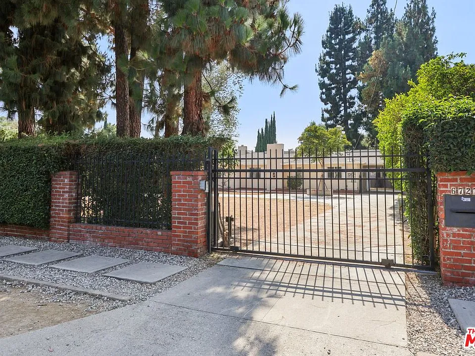 6727 Orion Ave