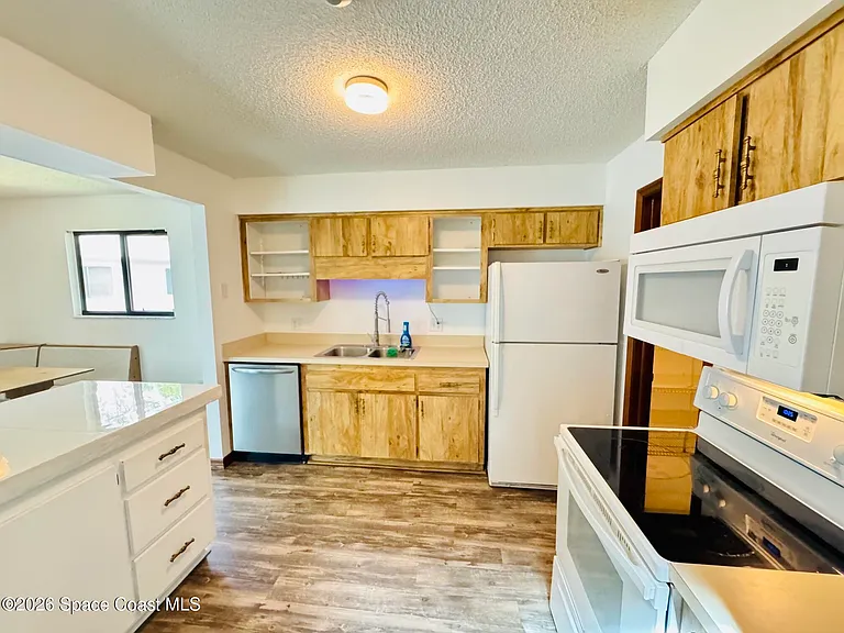 9000 York Ln #8F — Photo 6