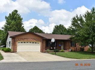 923 N 11th St, Breese, IL 62230