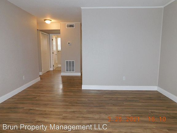 5th image of 5540 N Broadway St #21