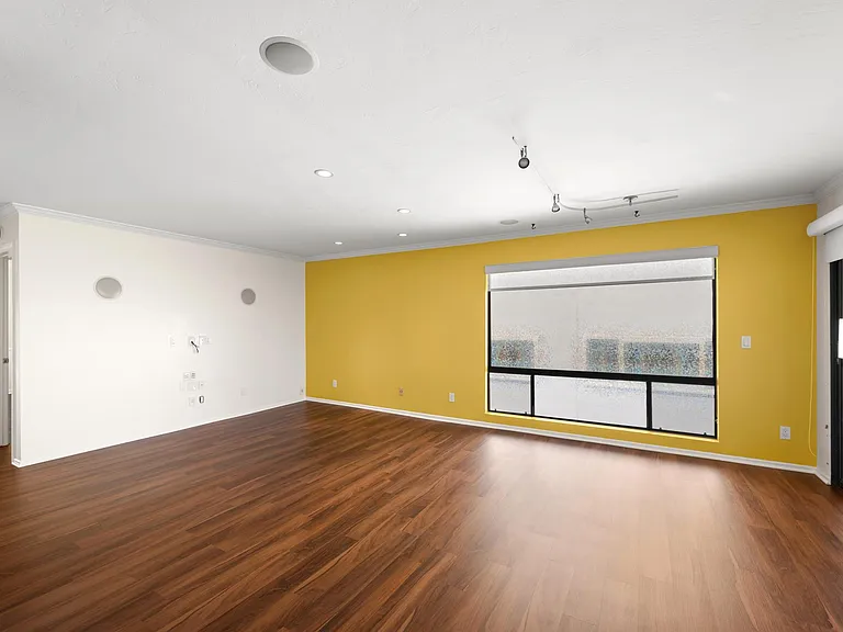 370 Rosecrans St #203 — Photo 29