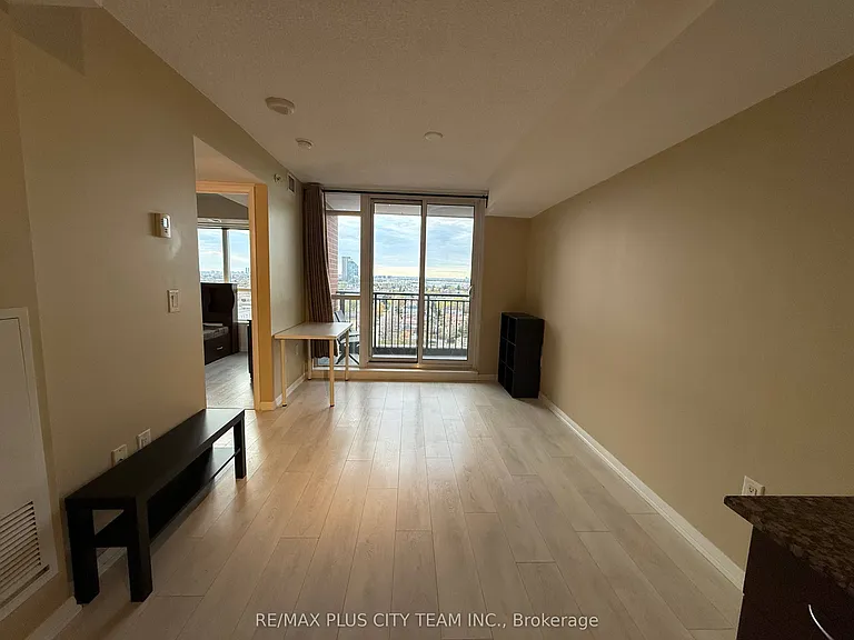 800 Lawrence Ave W #1421 — Photo 4