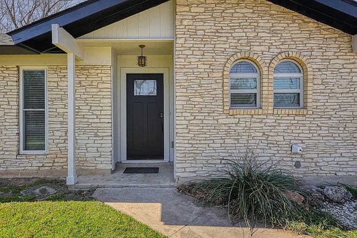 1st image of 10514 Walnut Bend Dr