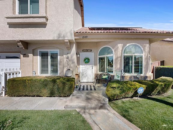 5th image of 1049 Cloverdale Ct