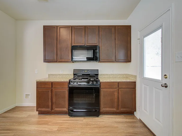 10410 Solitude Way — Photo 19
