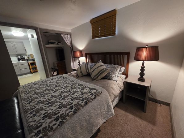 6240 Saint Thomas Dr