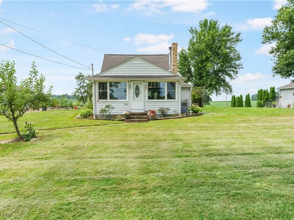 11964 Poorman St SW, Navarre, OH 44662