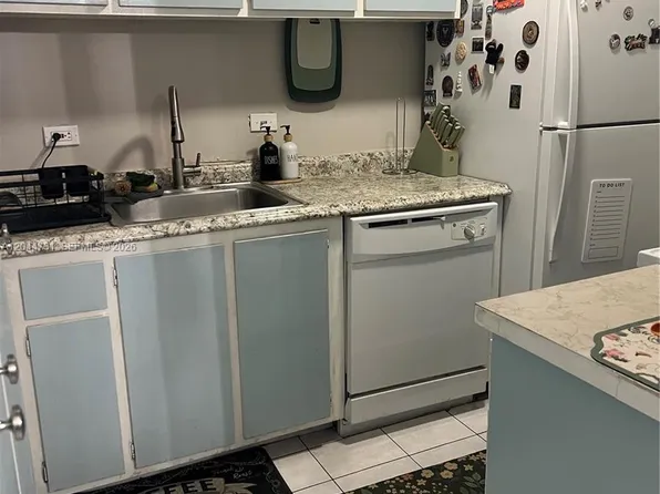 6900 N Kendall Dr, Pinecrest, FL