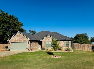 573 Edgewood Cir, Durant, OK 74701
