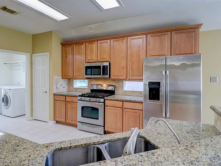 3323 Pioneer Bend Ln — Photo 11