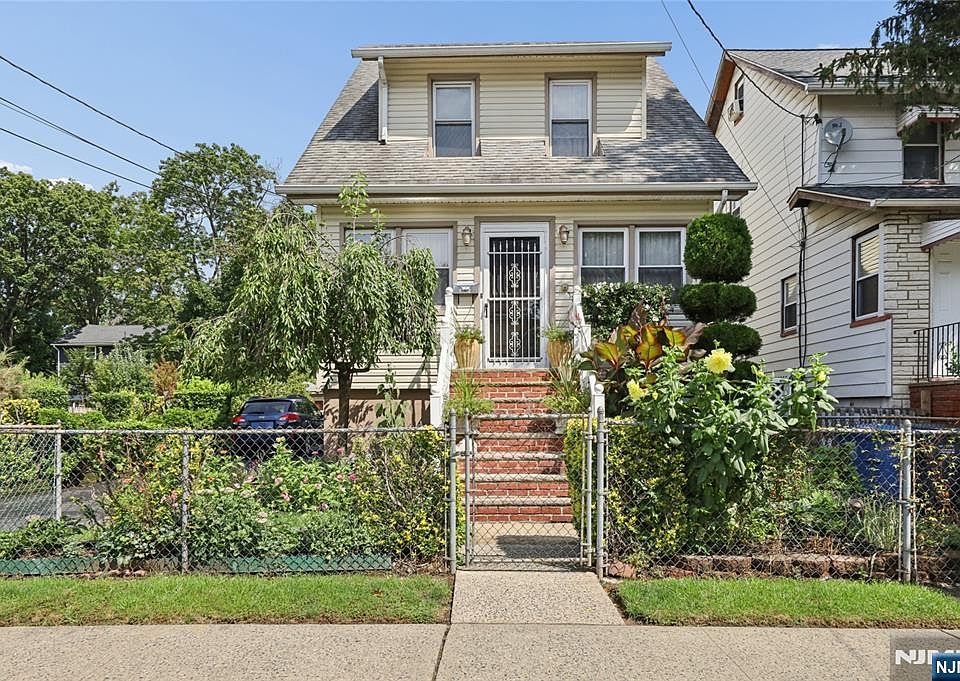 1st image of 205 Warren Street