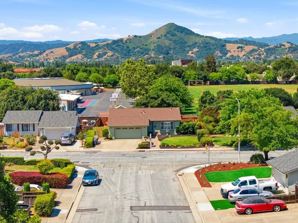 17065 Peppertree Dr, Morgan Hill, CA 95037