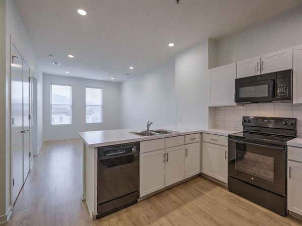 103 W Broadway APT 208