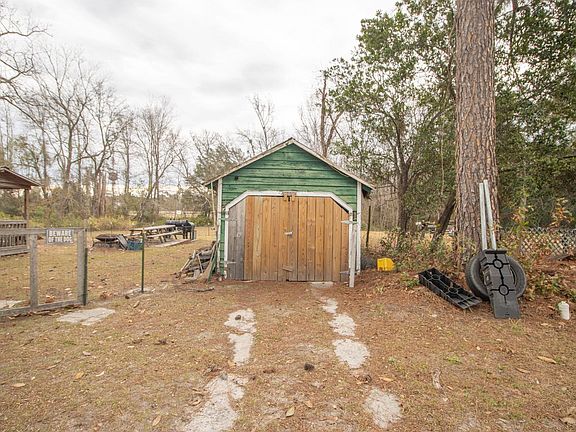 5th image of 111 Hoover St S