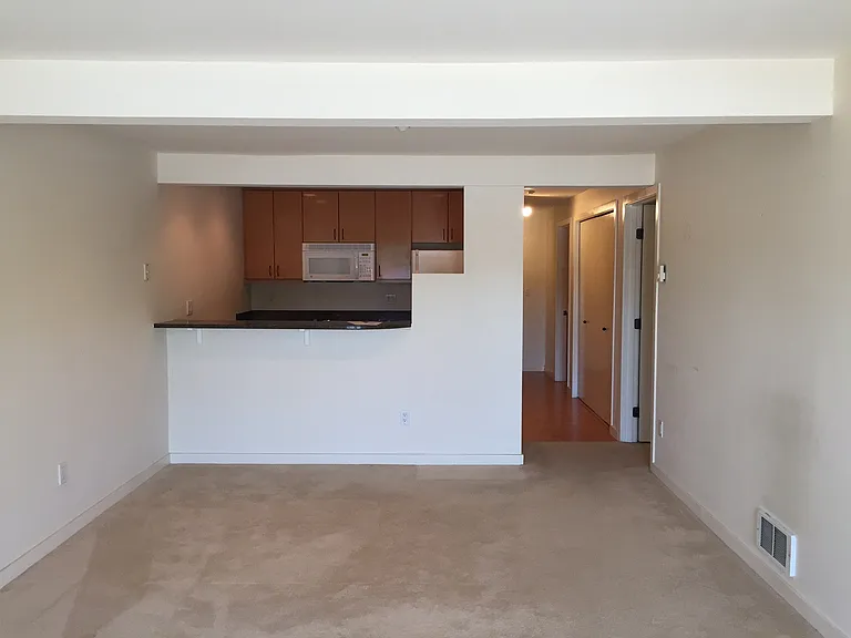 Newell Court Apartments, downtown Mercer Island — Photo 20