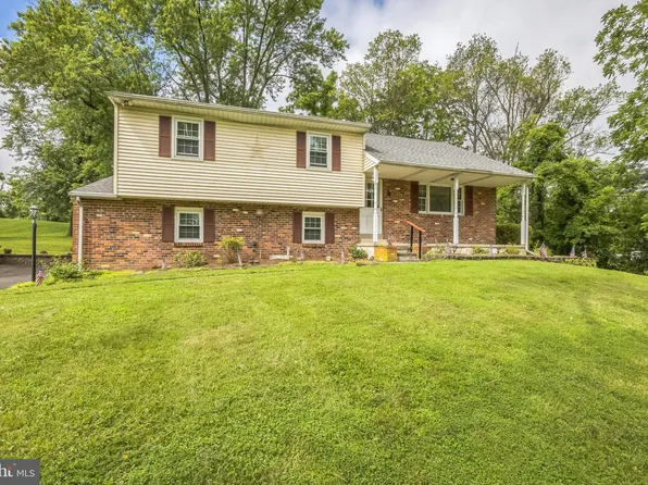 886 Sackettsford Rd, Warminster, PA 18974