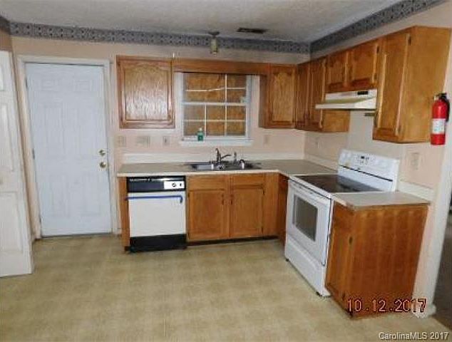 2nd image of 6214 Suntrace Way