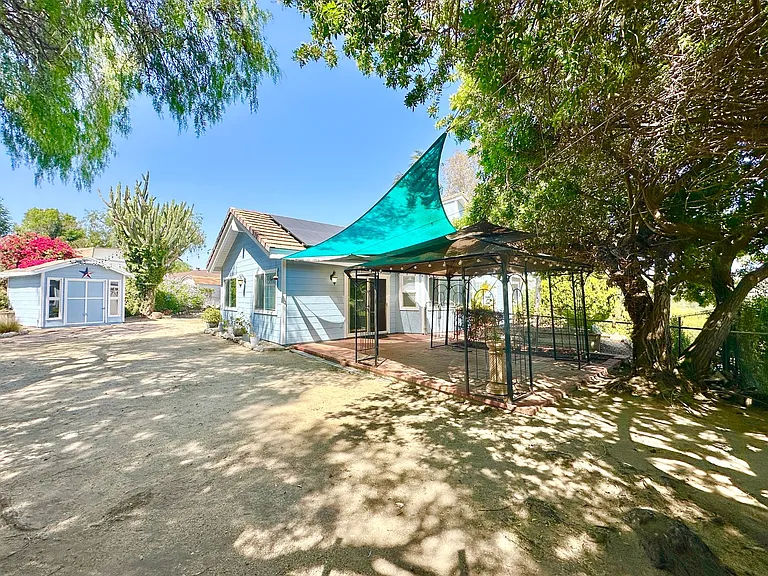 2573 Gum Tree Ln — Photo 32