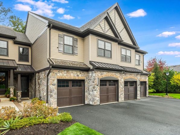 205 Mariners Point #205