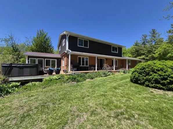 112 Valley View Rd, Galesburg, IL 61401