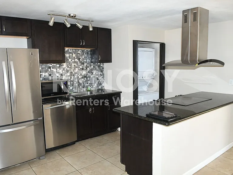 1550 W Pershing Ave — Photo 12