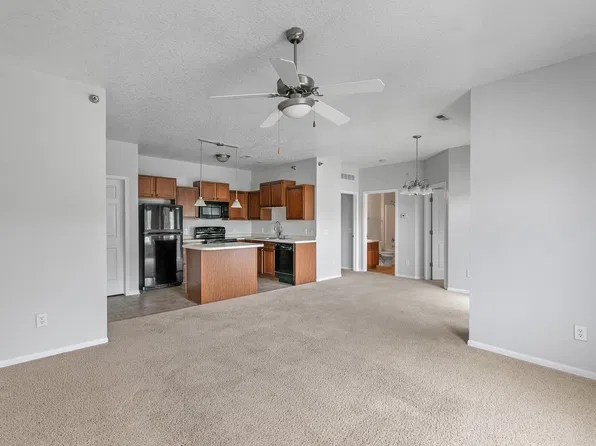 8601 Western Ave #5204, West Des Moines, IA 50265