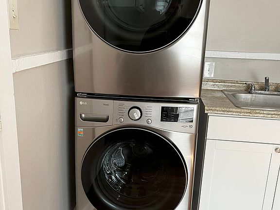 Full size washer & dryer