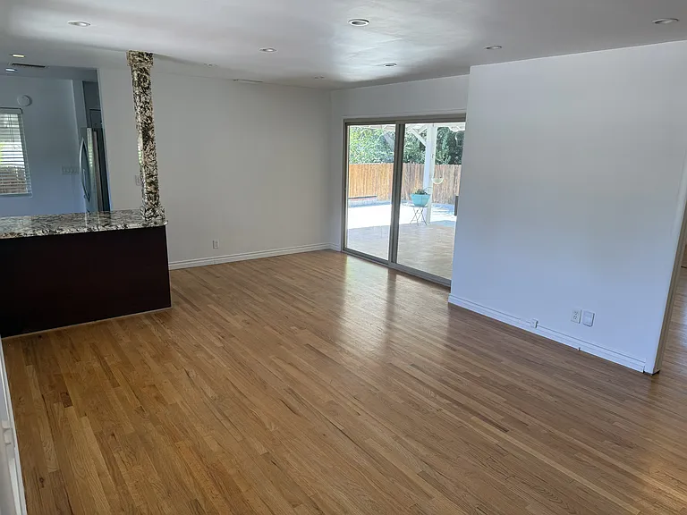 4623 Lowell Ave — Photo 14