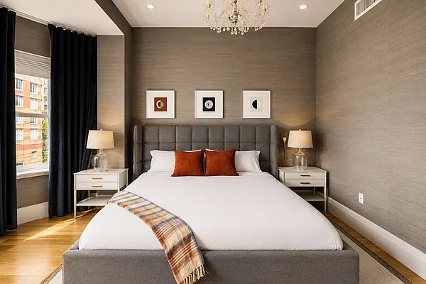 Bedroom, photo 1