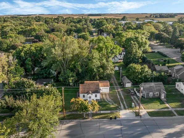 311 Dupont Ave NW, Renville, MN 56284