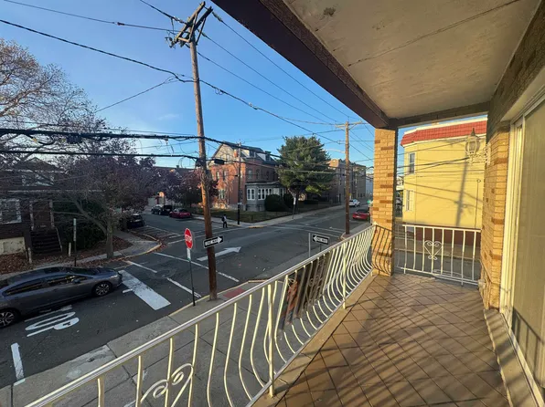 4414 Liberty Avenue image 3 of 17