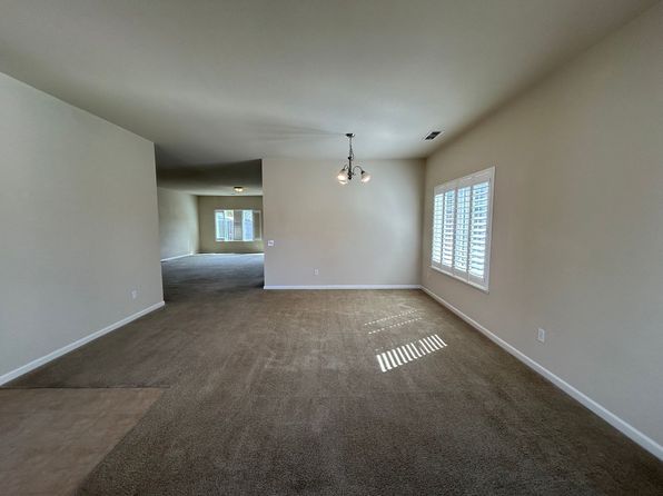3106 Marrs Ln, Riverbank, CA 95367