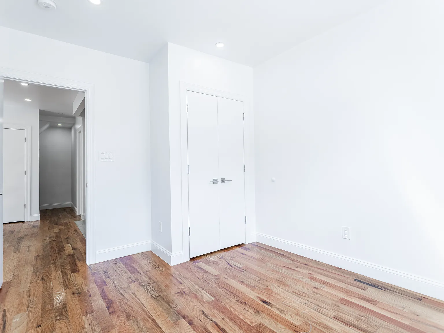 430 Mcdonald Avenue — Photo 4
