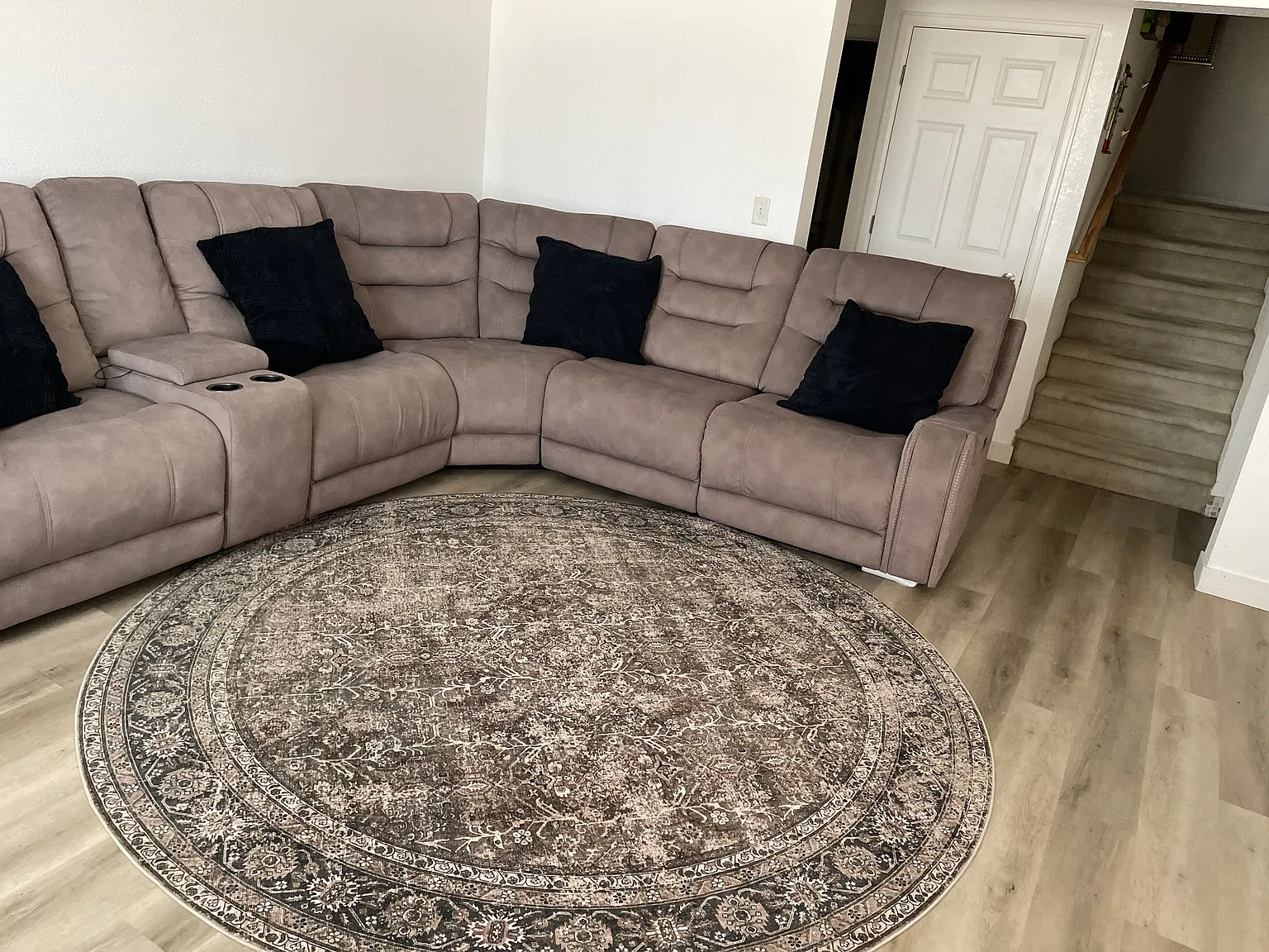 2 bed, 1860 sqft, $850 — Photo 1