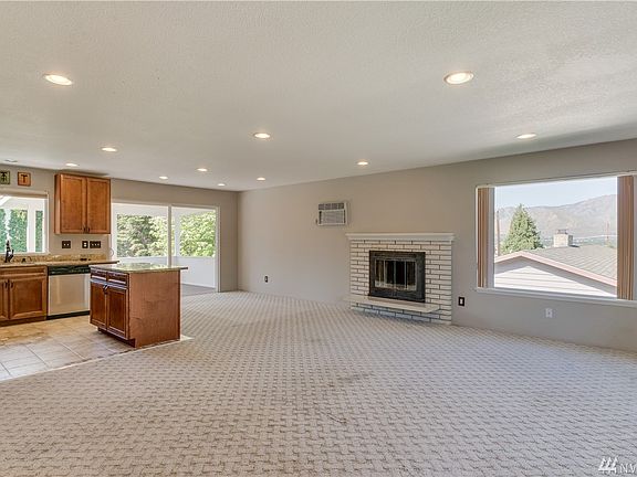 3rd image of 624 Gormley St NE