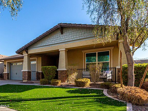 4th image of 2707 N Acacia Way
