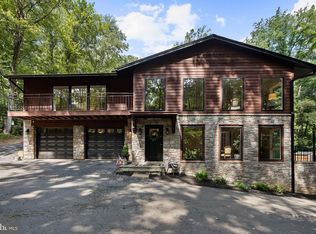 10204 Westford Dr, Vienna, VA 22182