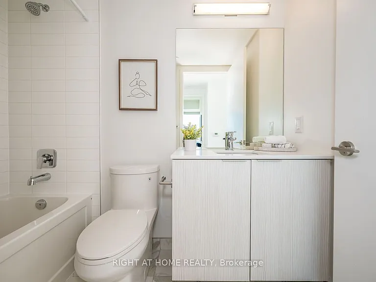 158 Front St E #1613 — Photo 23
