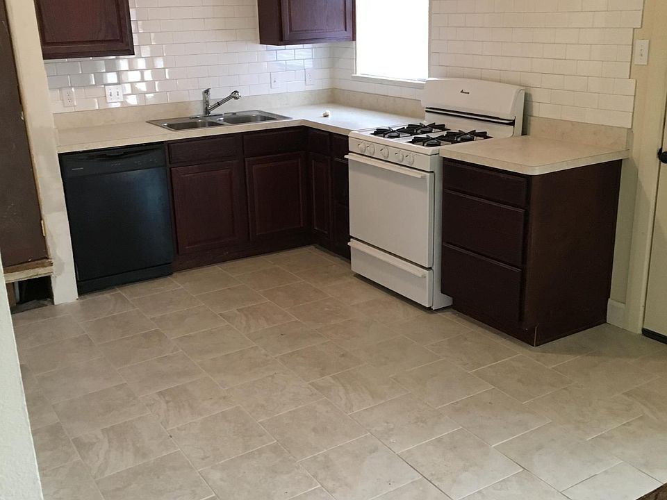 1st image of 1240 Mistletoe Dr