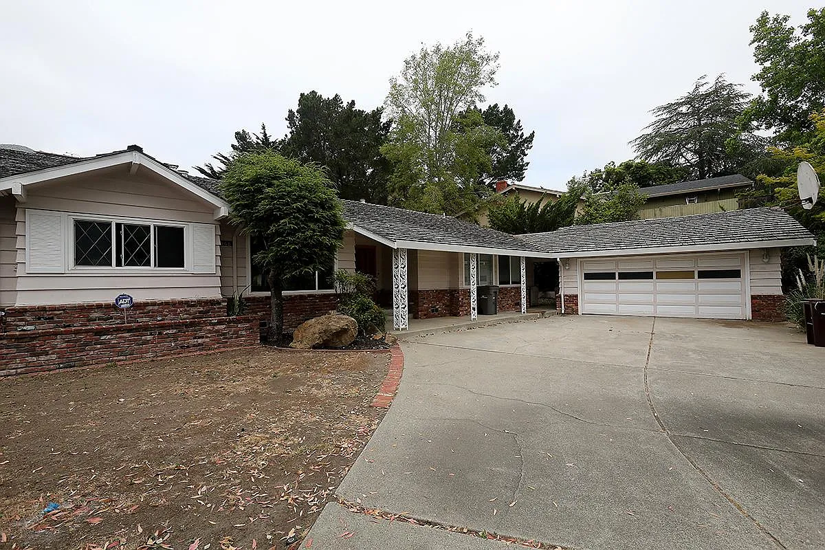 360 Elysian Fields Dr photo 1