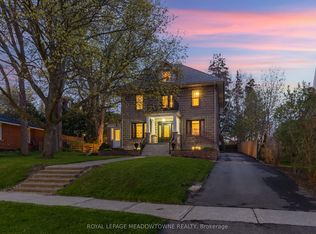 8 Queen St, Halton Hills, ON L7G 2E4