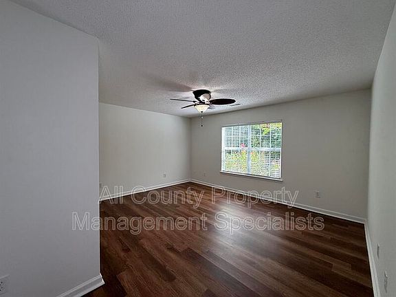 4th image of 212 Aderley Oak Loop