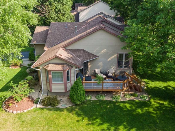 14685 Meadowood Dr, Savage, MN 55378