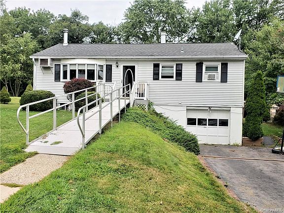 3rd image of 12 Duelk Ave
