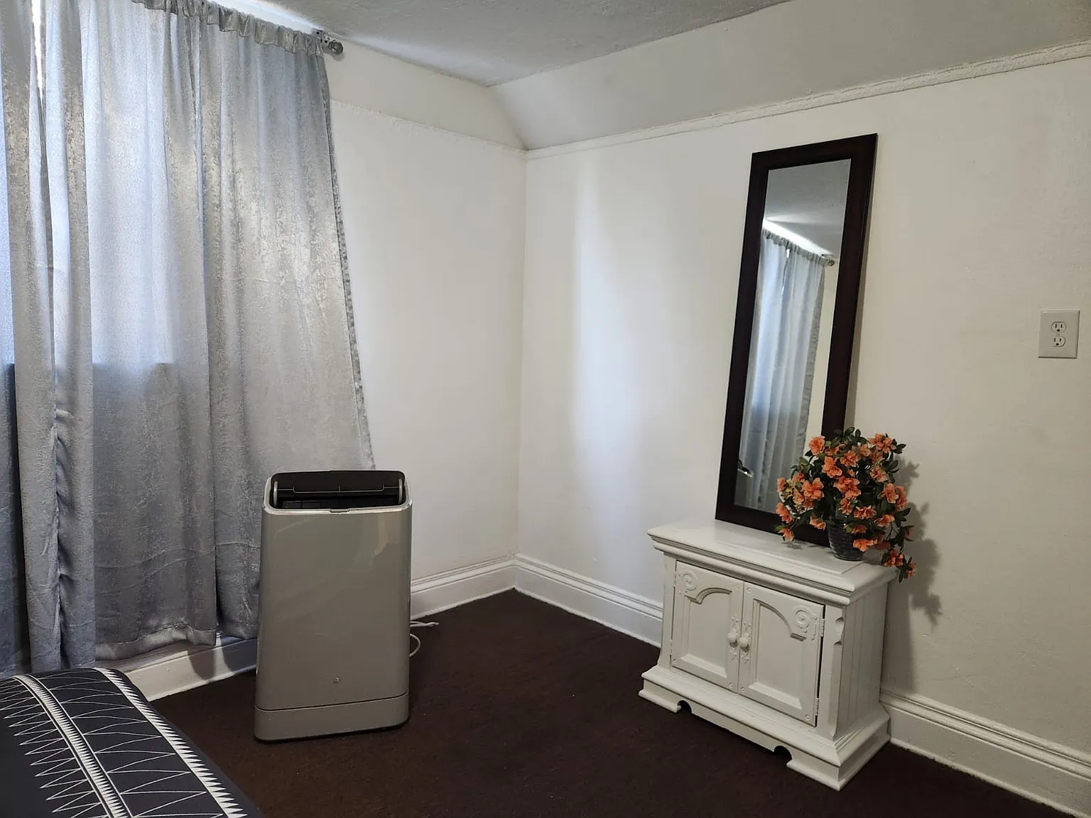 1 bed, 500 sqft, $2,400 — Photo 4