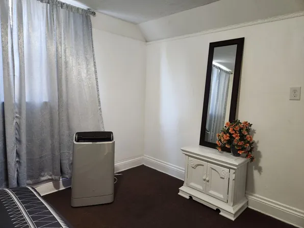 (undisclosed Address), Long Beach, CA 90813