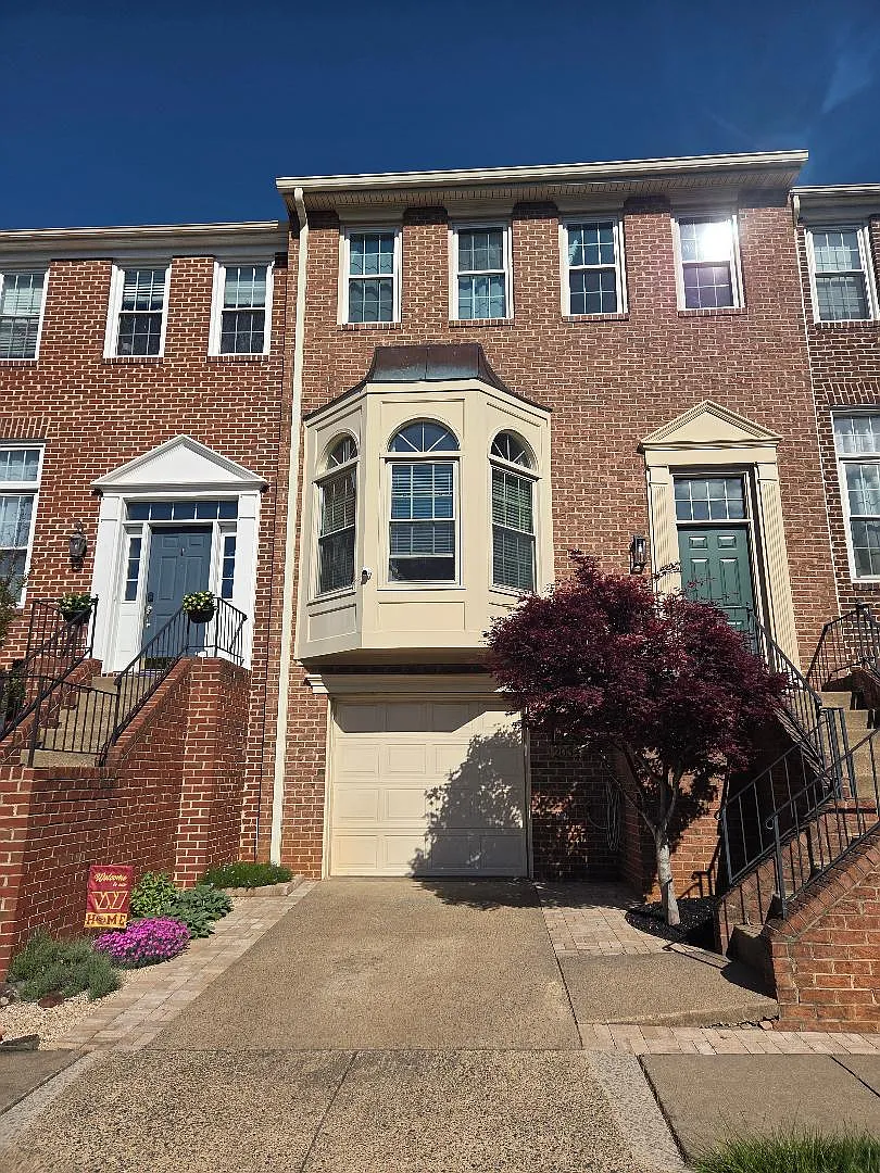 3 bed, 2.5 bath, 2623 sqft, $850 — Photo 4