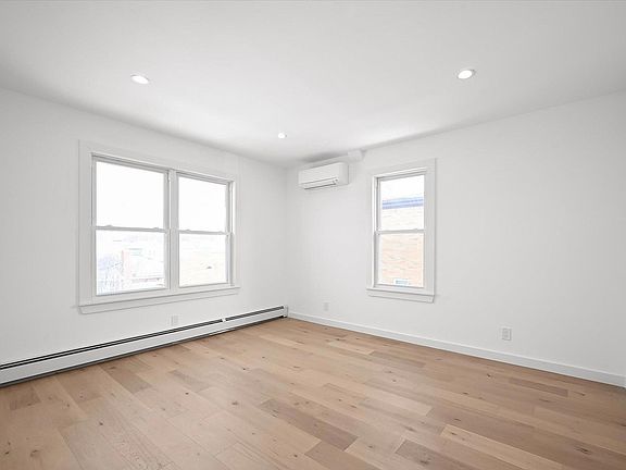 4th image of 15425 13th Ave