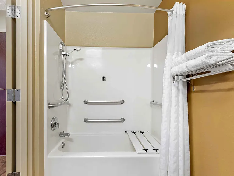 Studio Suite - 2 Full Beds